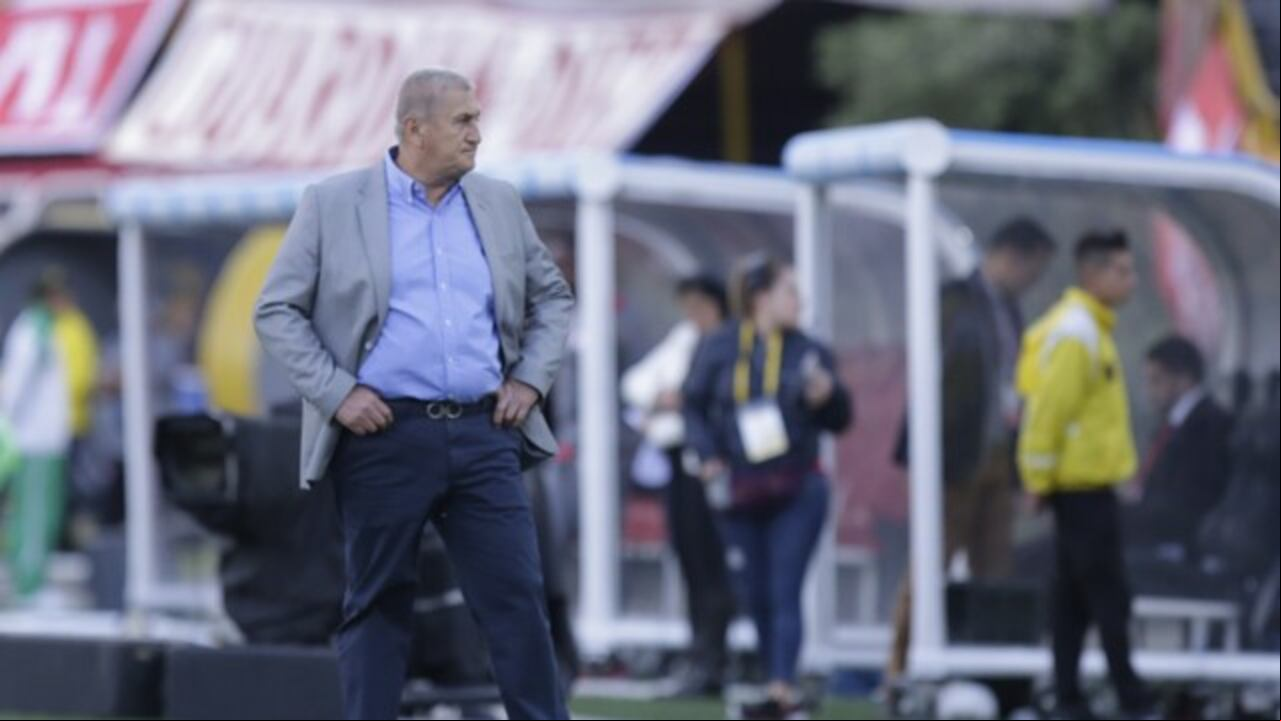 Eduardo Lara, exentrenador de la Selección Colombia, se encuentra en la UCI de la Clínica Imbanaco de Cali