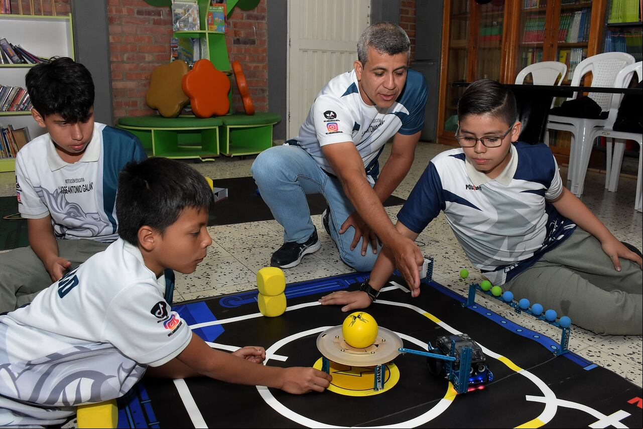 Los Estudiantes del Semillero de Robótica de la Institución Educativa José Antonio Galán del Corregimiento San Marcos, lograron obtener un cupo al mundial de Robótica a celebrarse en China.