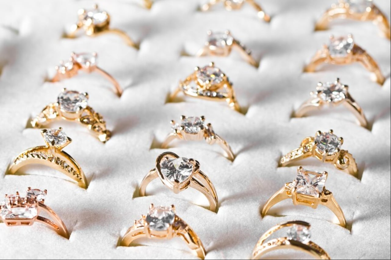 Joyas de oro de colores