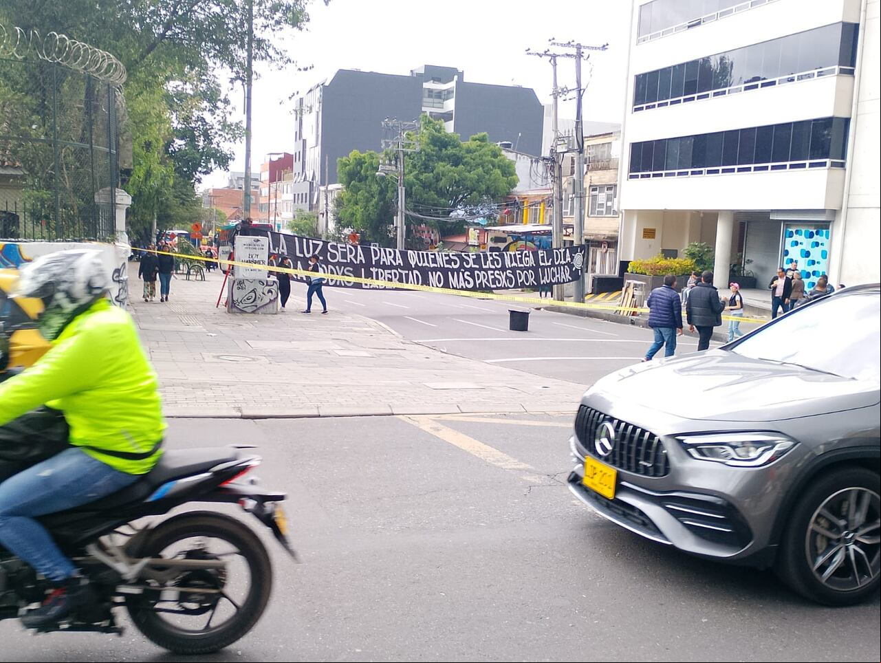 Una de las manifestaciones es en la Calle 73 con Carrera 11, a la altura de la Universidad Pedagógica.