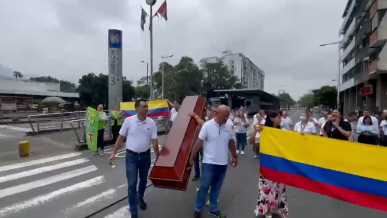 La protesta se extiende desde primera hora de la mañana hasta medio día.