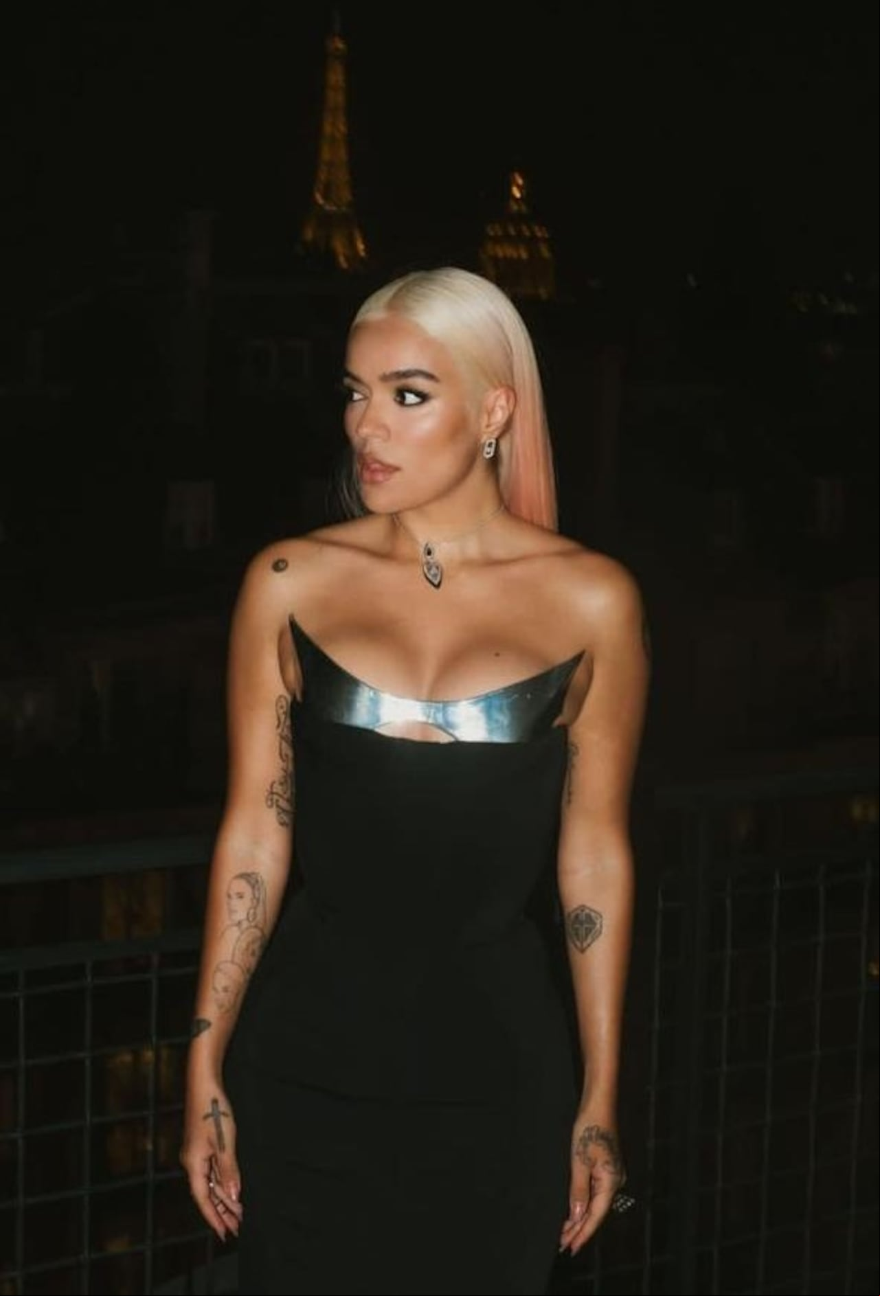 KAROL G SE ELIMINÓ EL TATUAJE DE ANUEL