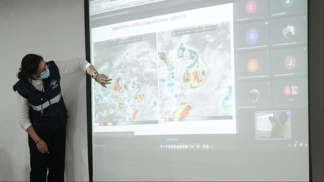 El Ideam, como entidad encargada del monitoreo permanente, en
conjunto con otras instancias del Sistema Nacional de Gestión del Riesgo de Desastres (SNGRD), informa
que la onda tropical ubicada en la latitud 11.5N y longitud 79.2W se mantiene como Potencial Ciclón
Tropical Two con una probabilidad del 90 % de formación de tormenta tropical con vientos máximos
sostenidos de 65 km/h.
