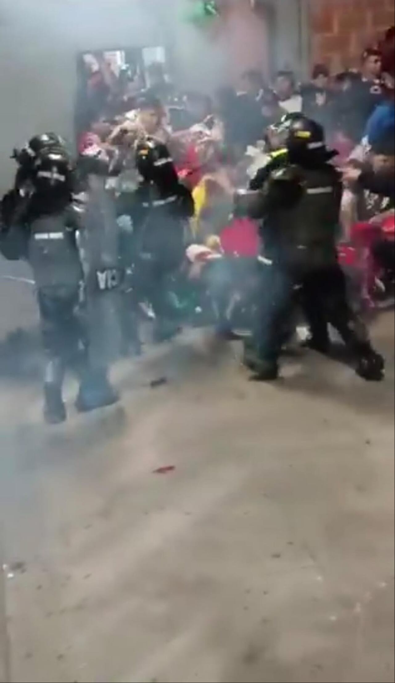 La Policía tuvo que intervenir para poder preservar el orden.