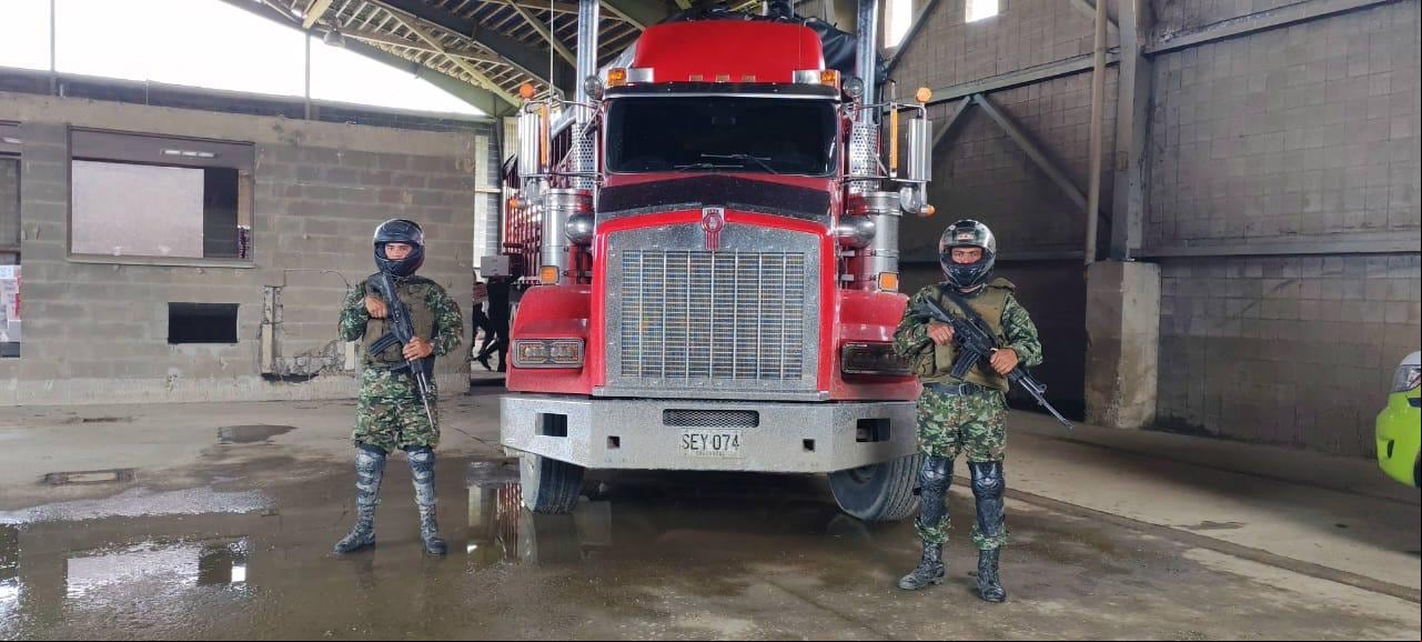 En menos de 24 horas recuperaron una tractomula con mercancía avaluada en más de 2000 millones de pesos, así mismo, lograron la captura de un sujeto y la incautación de cuatro motocicletas de alto cilindraje.