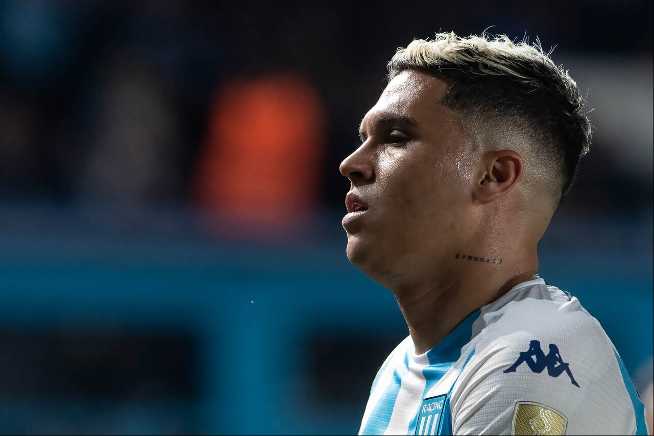 AVELLANEDA, BUENOS AIRES, ARGENTINA - 2023/08/30: Juan Fernando Quintero of Racing seen in action during a second leg quarter final match between Racing Club and Boca Juniors as part of Copa CONMEBOL Libertadores 2023 at Presidente Peron Stadium. Boca Juniors beat Racing 4-1 in penalties to qualify for the Copa Libertadores semi-final. (Photo by Manuel Cortina/SOPA Images/LightRocket via Getty Images)