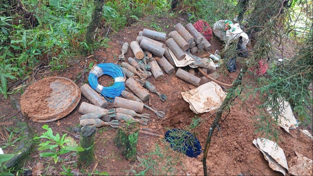 En el lugar fueron detonados más de 50 artefactos explosivos que iban a ser utilizados para atentar contra la Fuerza Pública y la población civil.