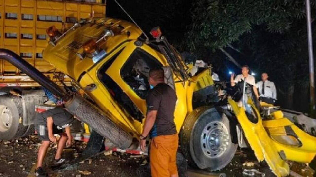 Investigan las causas del grave accidente en la vía Honda - río Ermitaño.