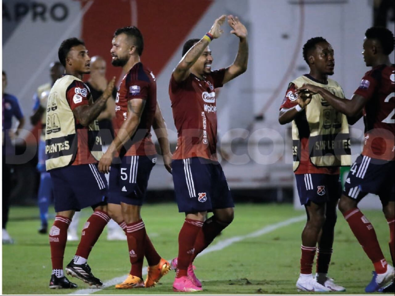 Felipe Pardo celebrando su gol en Neiva