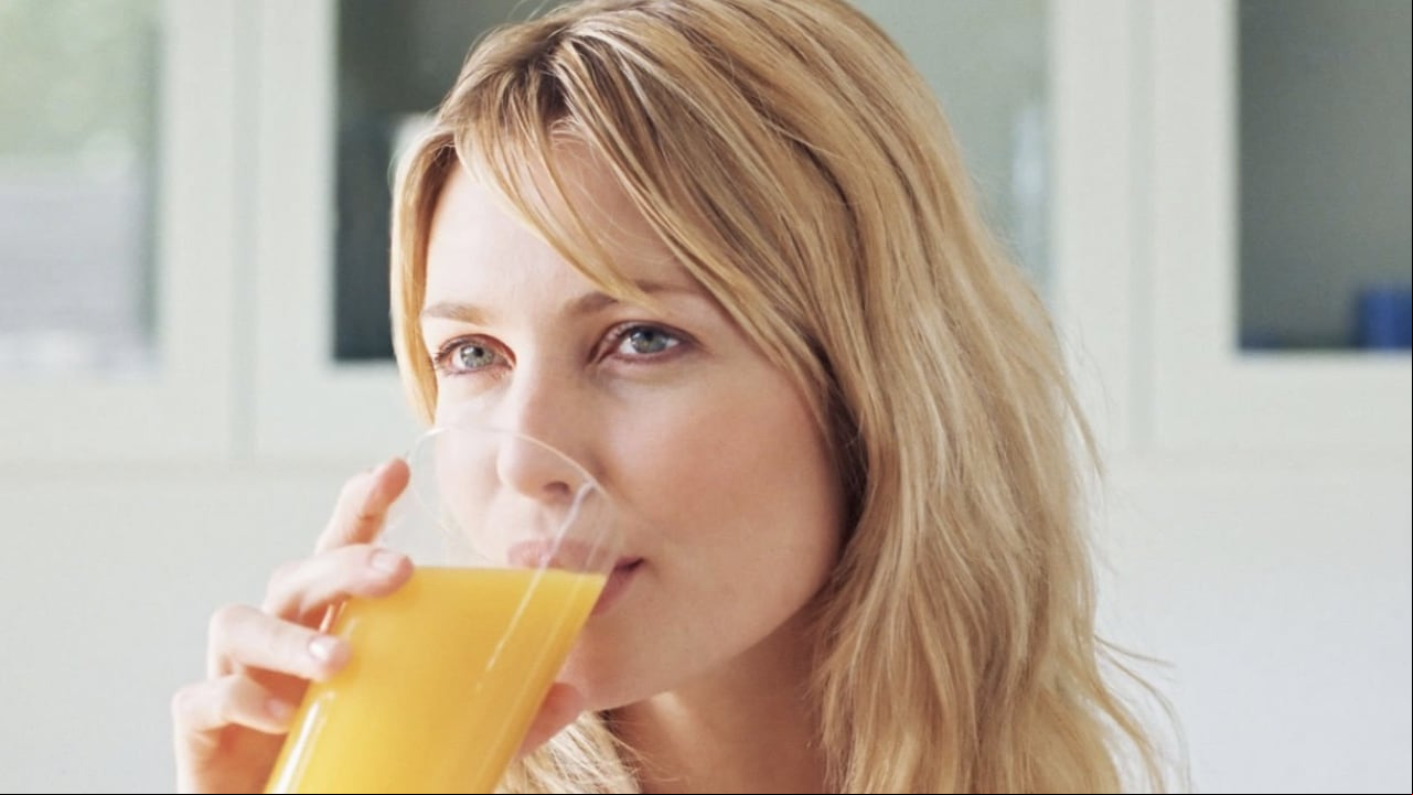 Un estudio reveló que si se toma un vaso diario de jugo de naranja, se aumenta en 24 % el riesgo de muerte prematura