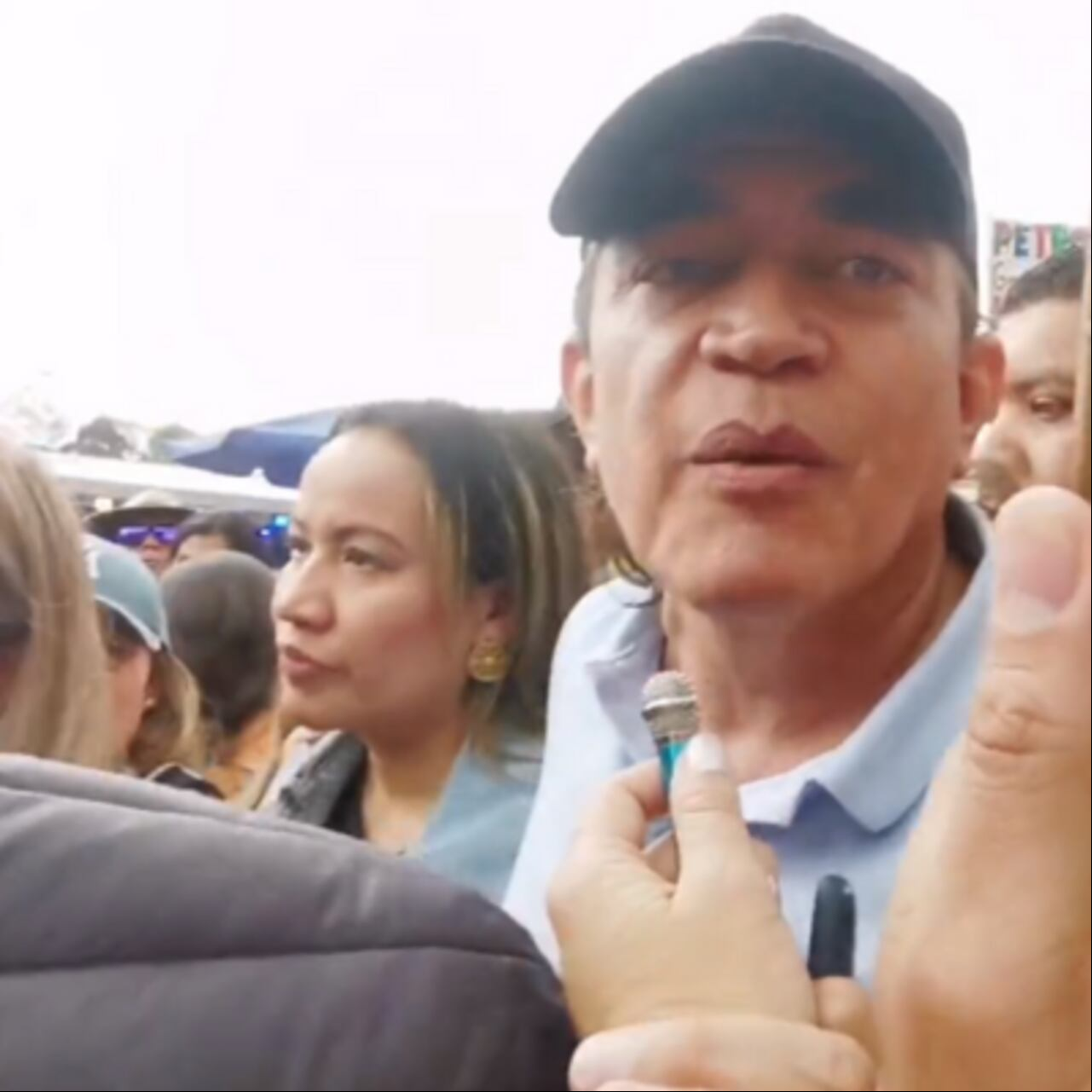 El candidato a la Alcaldía de Bogotá participó de las marchas en su ciudad.