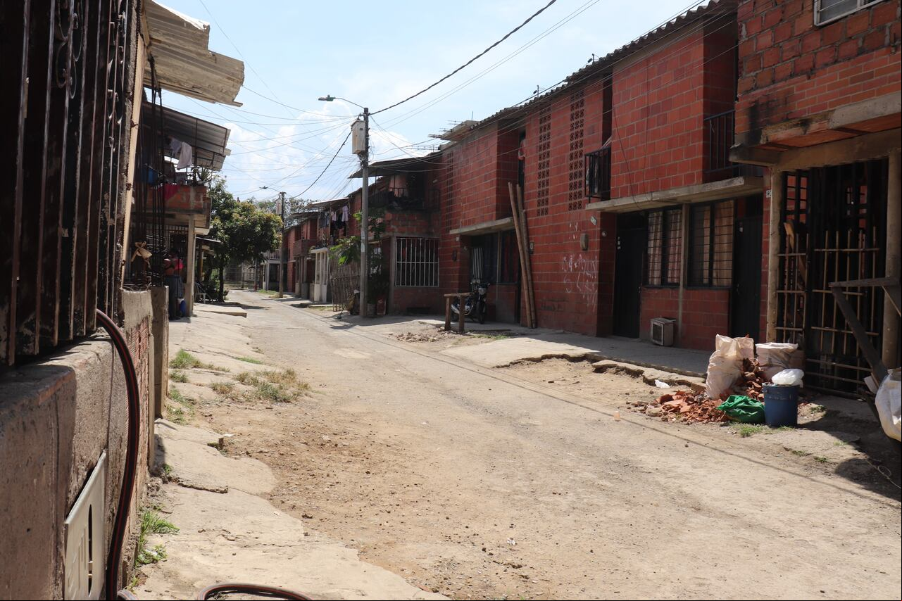 Familias de los colombianos detenidos en Ecuador por el asesinato del candidato presidencial Fernando Villavicencio dicen que no tienen ningún o con ellos ni ningún tipo de asistencia legal por parte del gobierno colombiano. Varios de estos jóvenes salieron del distrito de Aguablanca, en particular del barrio potrero grande al oriente de Cali. en busca de oportunidades en el vecino país.