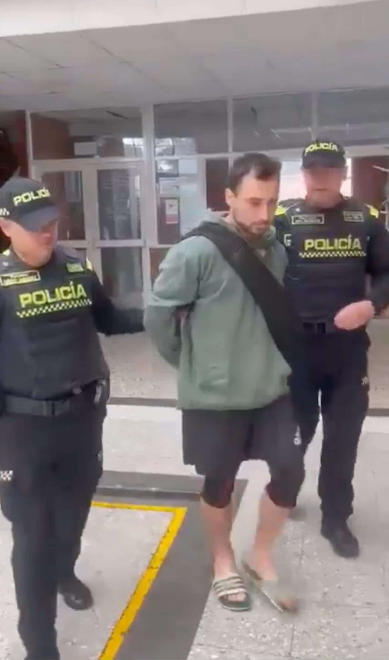 El sujeto se encuentra detenido en la estación de la terminal aérea a la espera de su judicialización.
