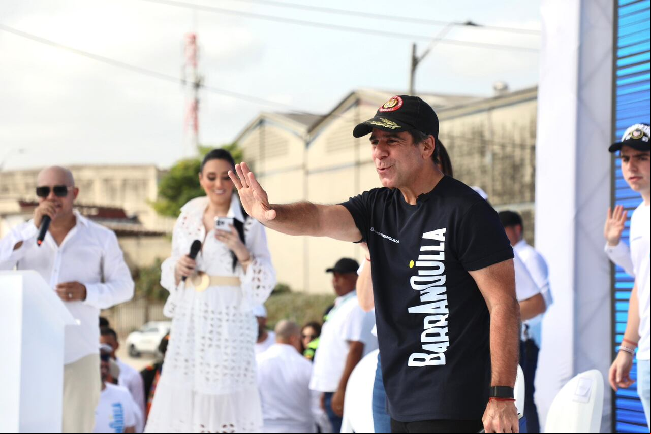 Alejandro Char en medio de su discurso de posesión.