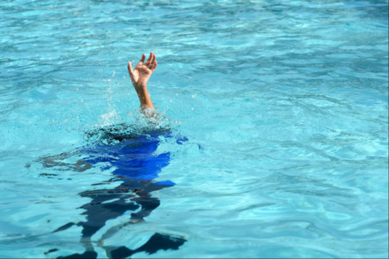 En el área de piscina al parecer no habían salvavidas.
