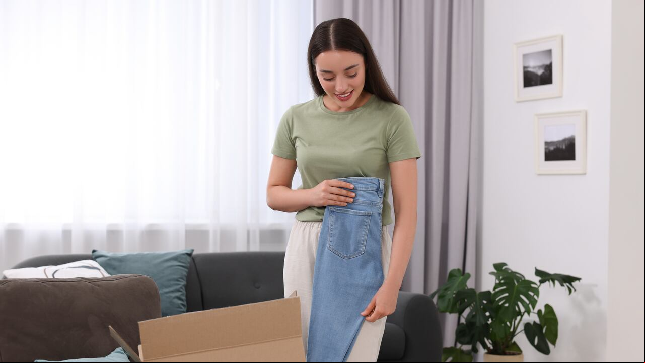 Las blusas ideales para los skinny jeans en agosto 2024 ofrecen una mezcla de elegancia y frescura. Con opciones que incluyen desde blusas recortadas en blanco hasta diseños en verde oscuro, los estilos de este verano prometen un equilibrio perfecto entre comodidad y sofisticación.
