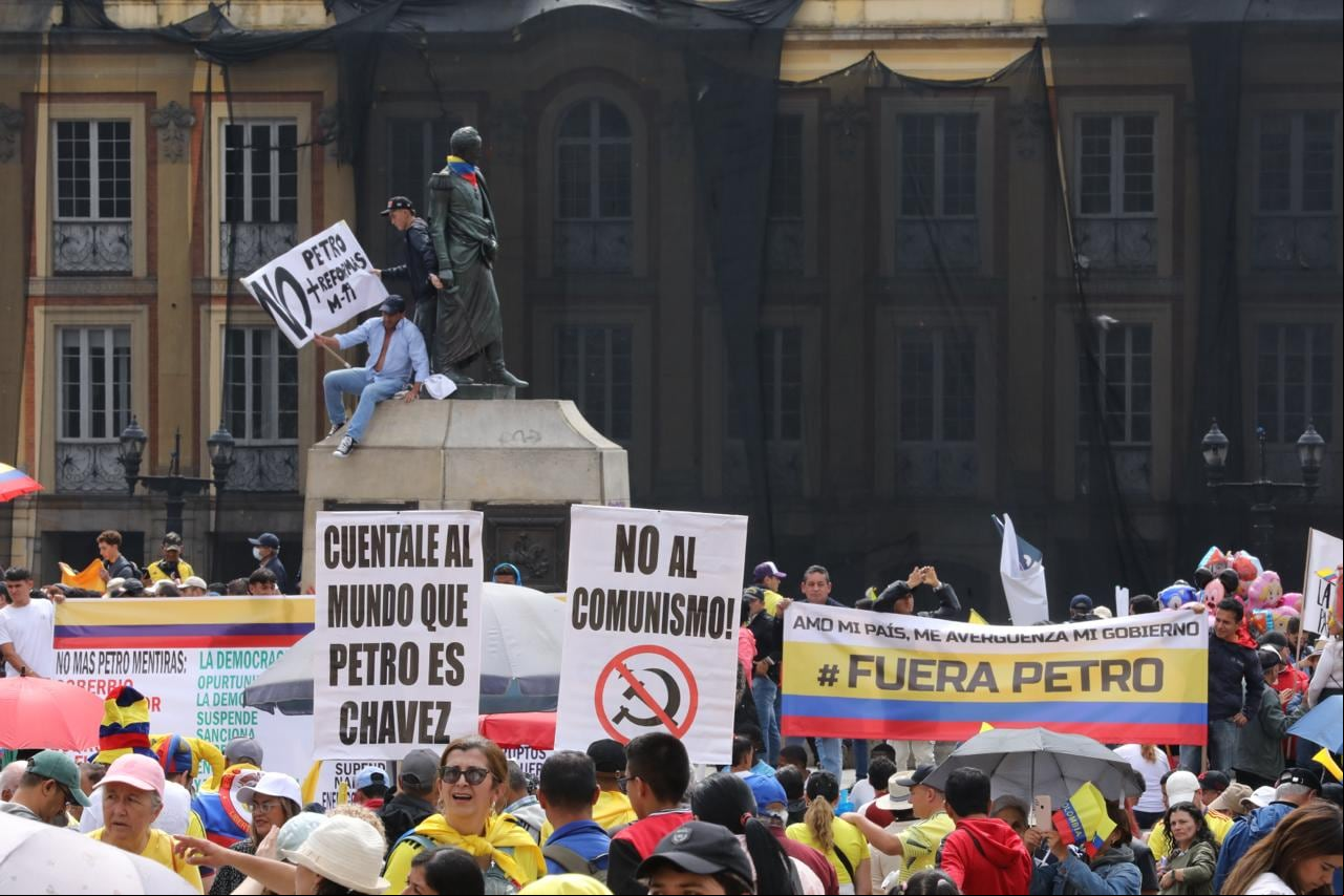 Marchas en contra del Gobierno del Presidente Gustavo Petro Plaza de Bolívar
