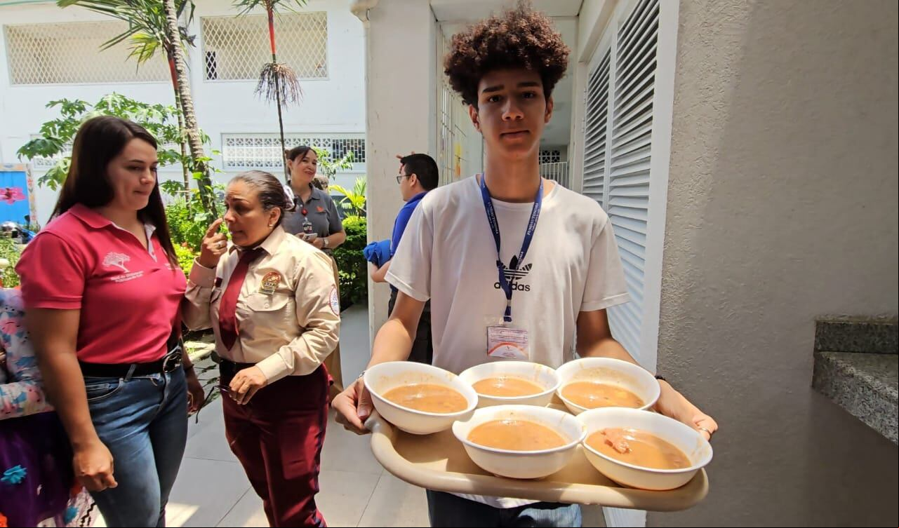 Frijolada en beneficio de los habitantes de El Poblado II
