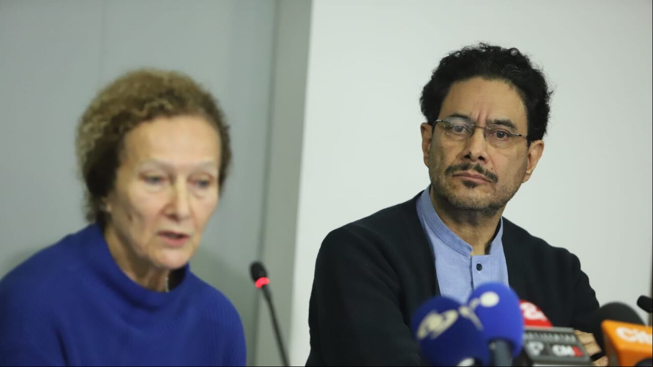 Rueda de Prensa negociadores del Gobierno con el ELN Vera Grabe e Iván Cepeda
