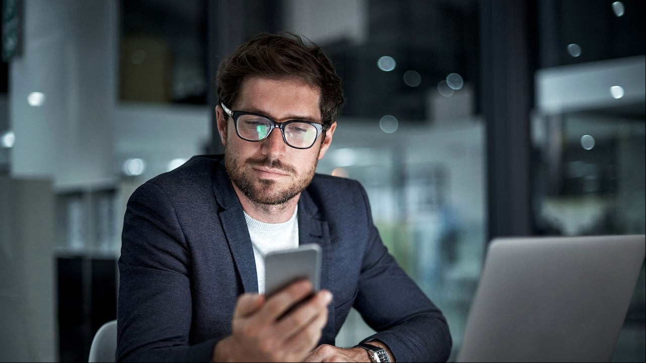 Joven empresario, trabajo virtual,