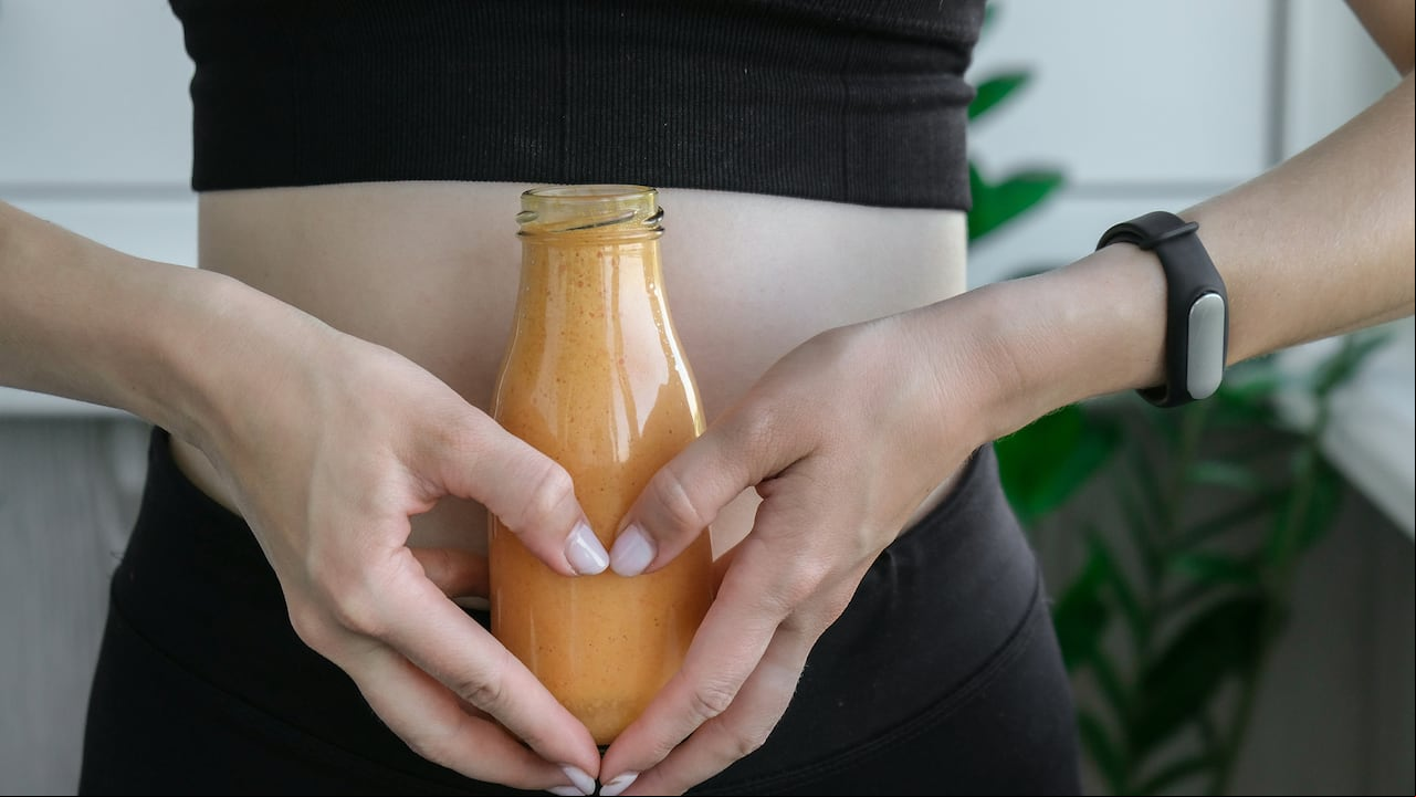 La moda de los licuados detox llega con una receta especial para limpiar el intestino y desinflamar el vientre en solo 24 horas.