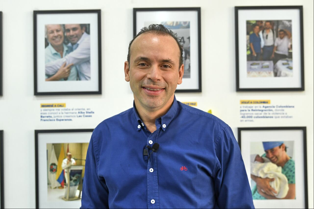 Alejandro Eder convoca a los periodistas de la ciuda a una ruedaLEYENDA
Alejandro Eder convoca a los periodistas de la ciudad a una rueda de prensa en la que se anunciará que el candidato denuncia al alcalde de Cali Jorge Iván Ospina, por participación indebida en política de prensa