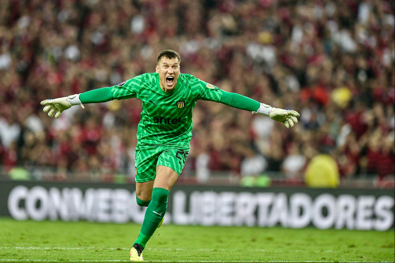 Peñarol dio el primer golpe en los cuartos de final de la Copa Libertadores al derrotar a Flamengo en el estadio Maracaná.
