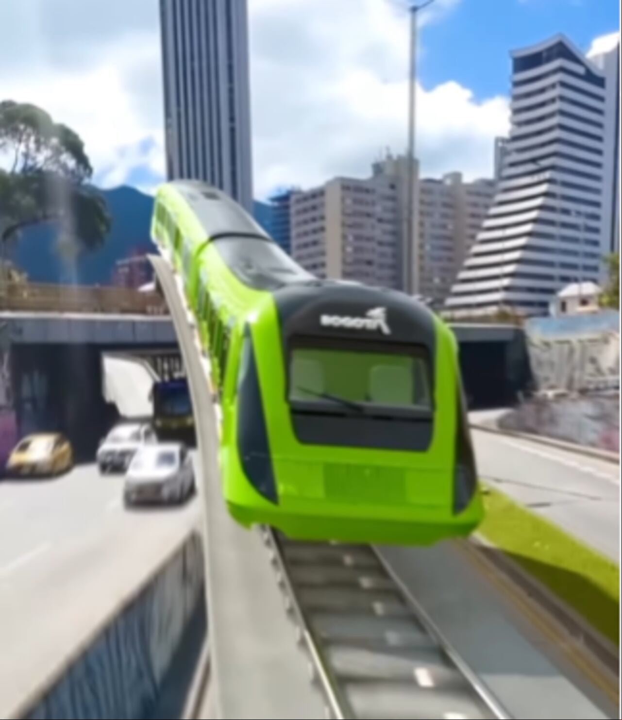 Metro Bogotá surrealista, joven lo recrea.