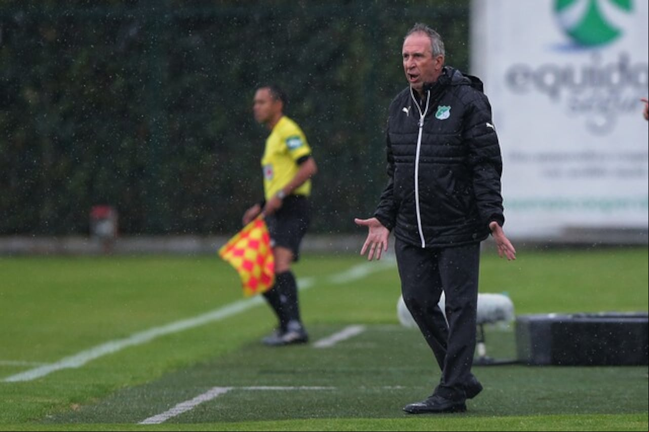 Gerardo Pelusso dirigiendo al Deportivo Cali (2018).