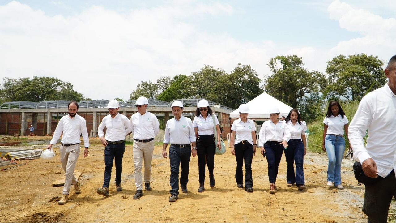 Directivas del Sena recorrieron la obra de la nueva sede de la entidad en Jamundí.