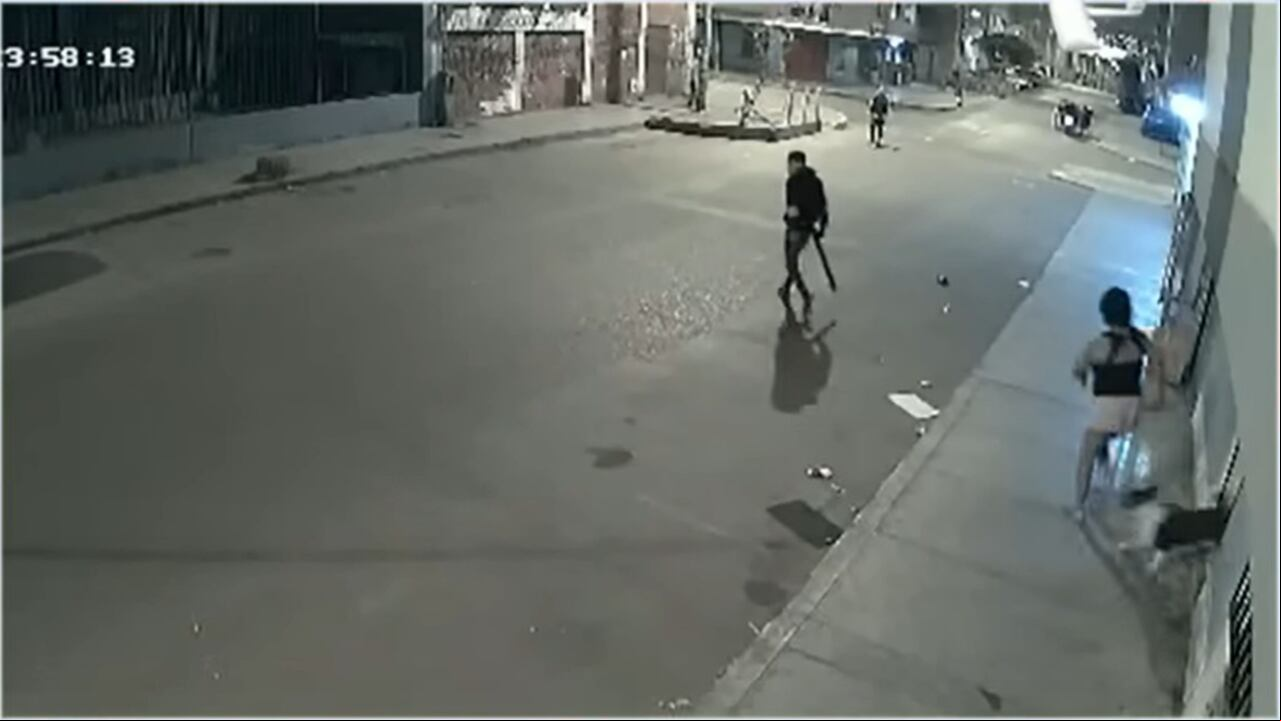 Mujer asesinó a su expareja en plena vía pública, tras los constantes ataques.