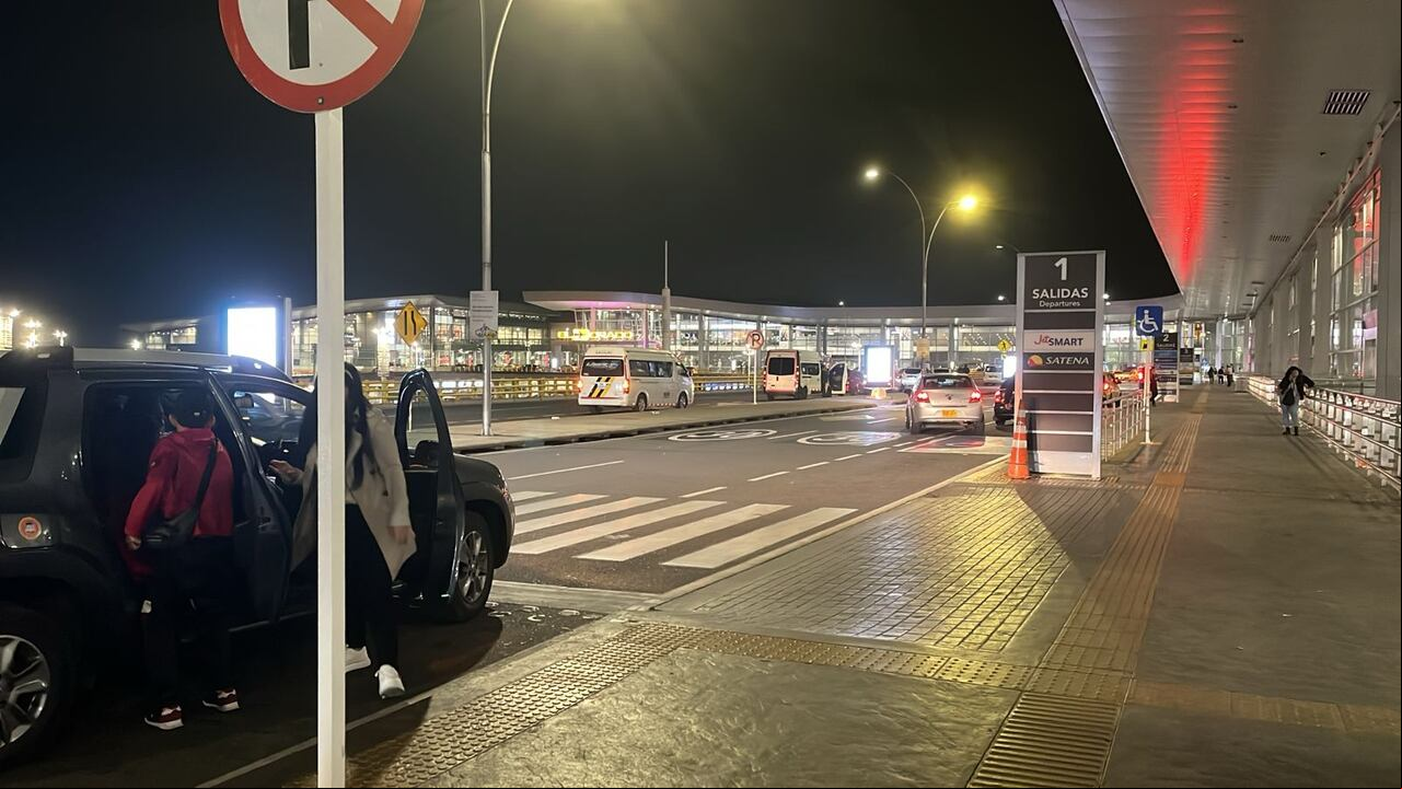 Se recupera la movilidad en la Calle 26 de Bogotá, única vía del Aeropuerto El Dorado.