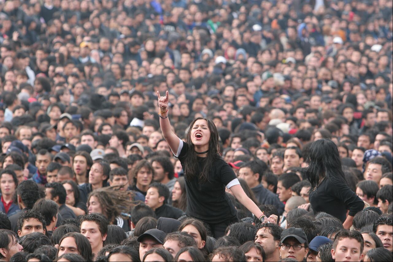 El rock colombiano se ha dado a conocer en el mundo por la incursión de sonidos asociados a las comunidades indígenas o campesinas de las regiones colombianas.