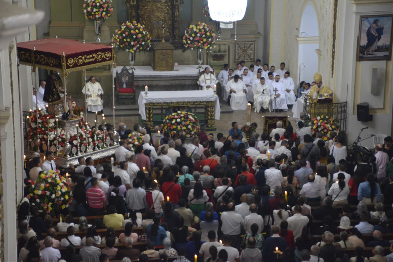 Una procesión multitudinaria enmarca la Fiesta del Santo Ecce Homo de Belén en Popayán. Los creyentes participaron en la procesión de la subida el 1 de Mayo, en la que alumbraron los hombres para regresarlo a su Santuario de Belén, en medio de la expresión más grande de fe de un pueblo que ama y venera sin medida al más conocido como el “Amito de Belén”.