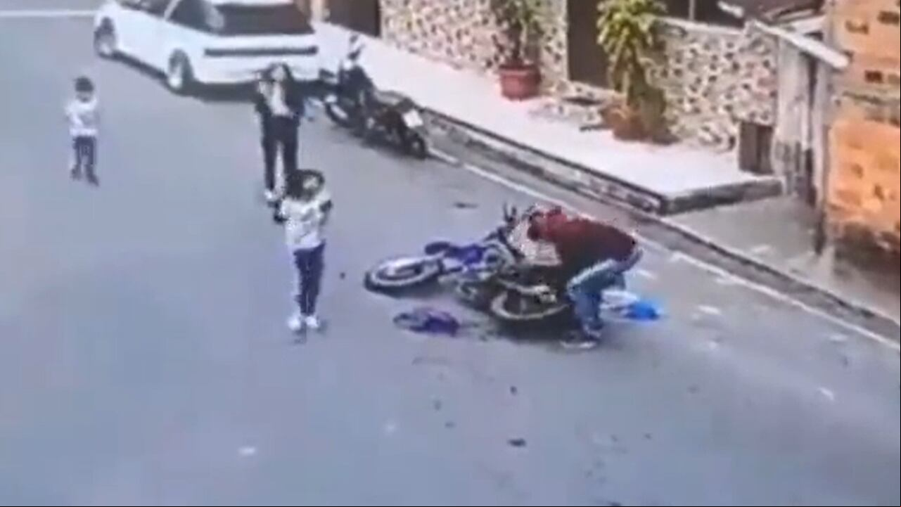 Familiares de una niña de 11 años que perdió un brazo en un accidente, piden ayuda económica.