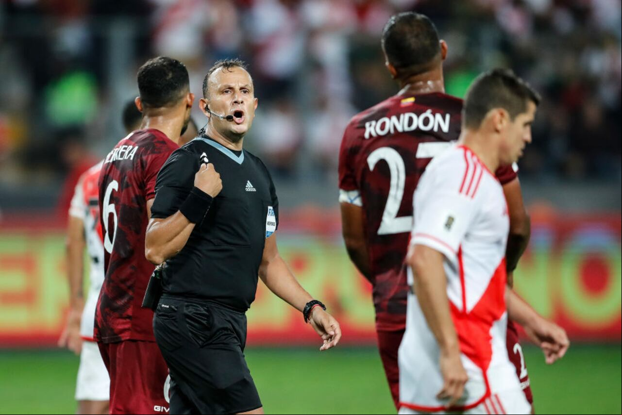 LIMA, PERU - NOVEMBER 21: Dario Herrera, referee, gestures during the FIFA World Cup 2026 Qualifier match between Peru and Venezuela at Estadio Nacional de Lima on November 21, 2023 in Lima, Peru. (Photo by Daniel Apuy/Getty Images)