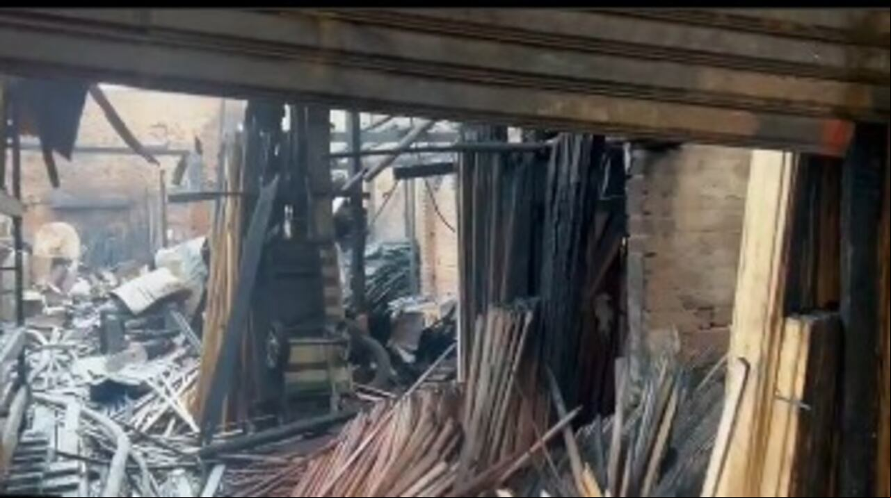 Voraz incendio en Medellín: una persona murió y cuatro bodegas fueron afectadas