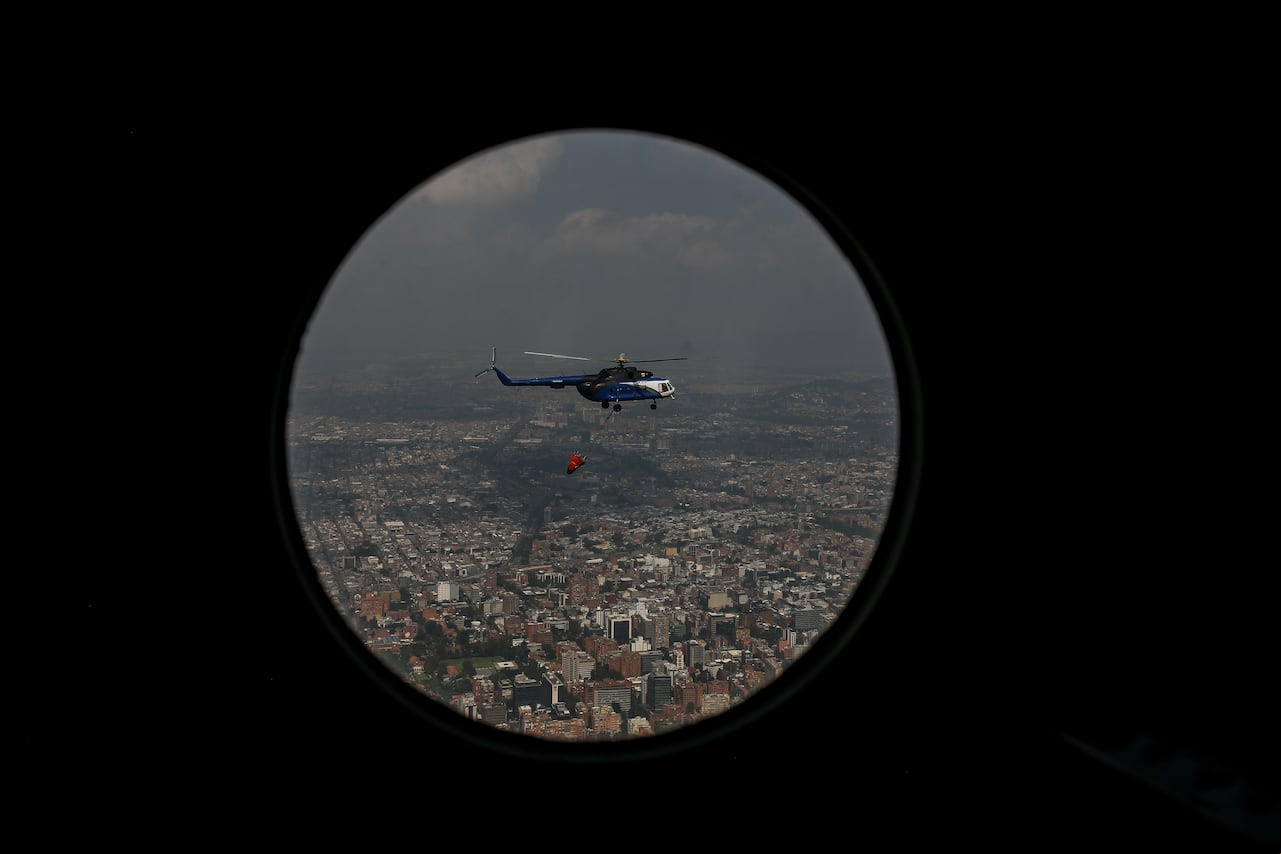 Sobrevuelo en Cundinamarca, sobre las zonas devastadas por los incendios