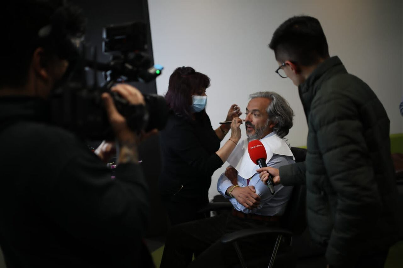 Previo al debate en SEMANA, los candidatos a la Alcaldía de Bogotá se preparan.