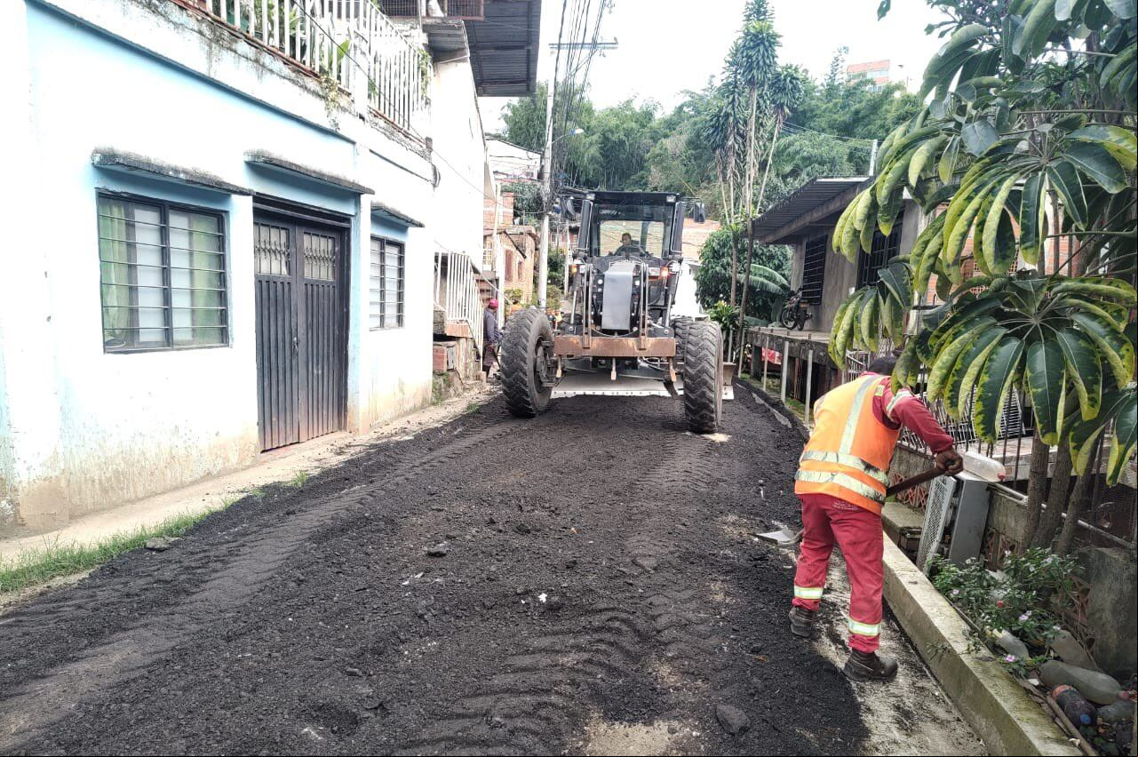 En Cali, las autoridades municipales indicaron que trabajan a toda marcha en el sector La Galera de Montebello para recuperar las vías de esta parte de la zona rural de la capital del Valle.