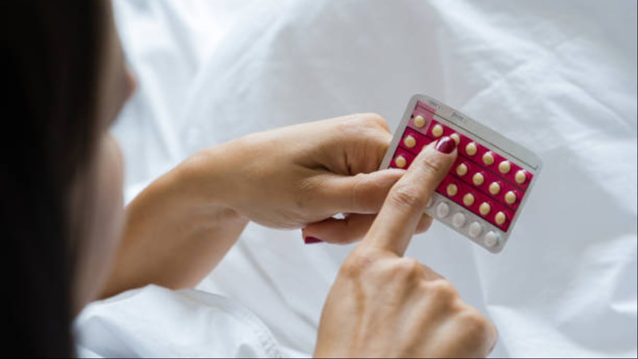 La menopausia suele ocurrir entre los 40 y los 50 años.