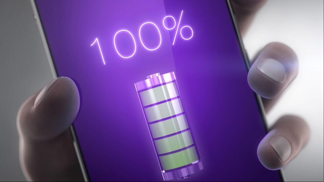Cargar el celular hasta el 100% puede acelerar la degradación de la batería.