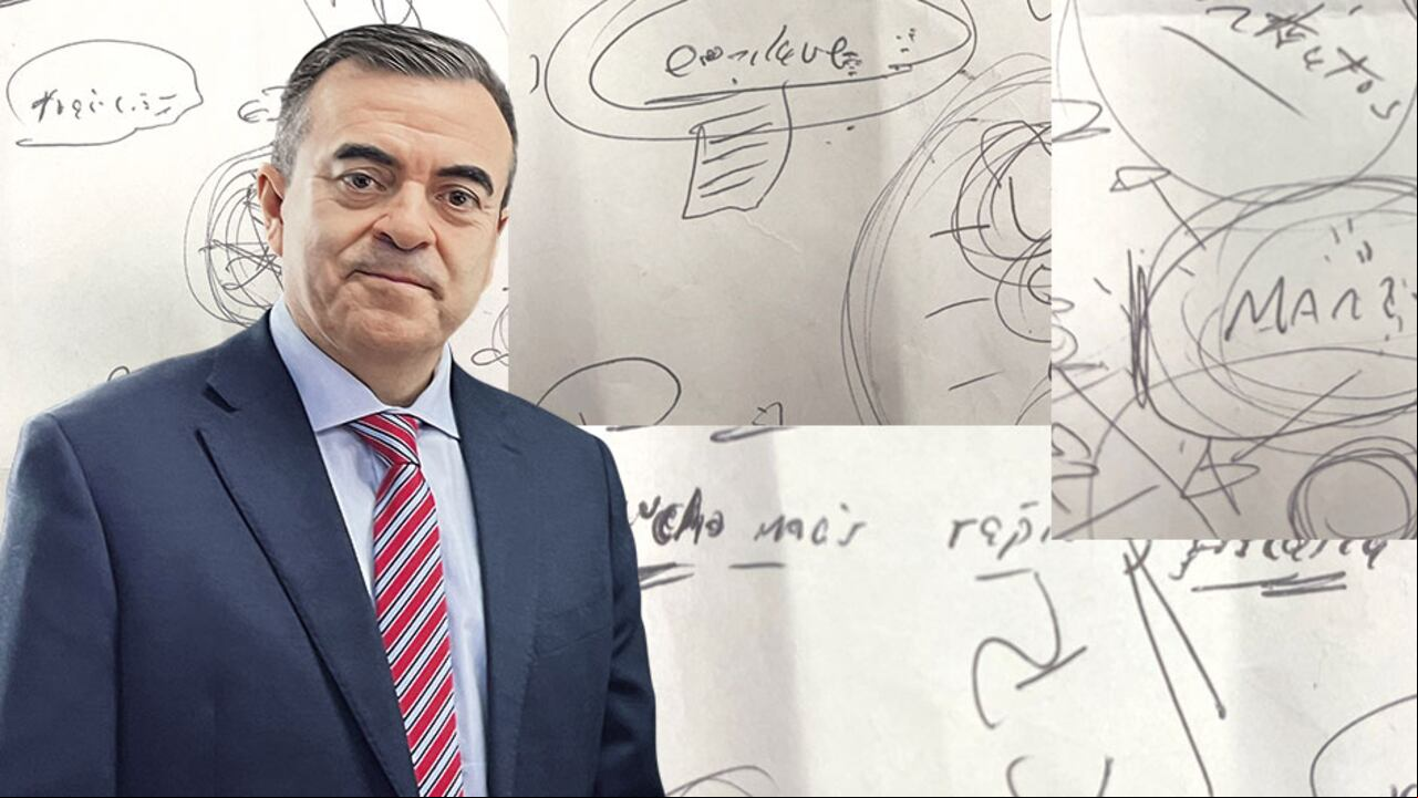 Olmedo López dice que espera ser escuchado en la Fiscalía y en la Corte para entregar las pruebas. En hojas en blanco anotó palabras clave del escándalo.