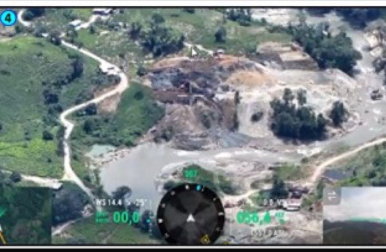 De acuerdo con el Ejército, los disidentes de las Farc ya alteraron el cauce del río Micay a la hora de extraer oro de forma ilegal