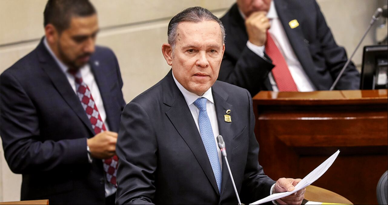 Efraín Cepeda Presidente del Senado