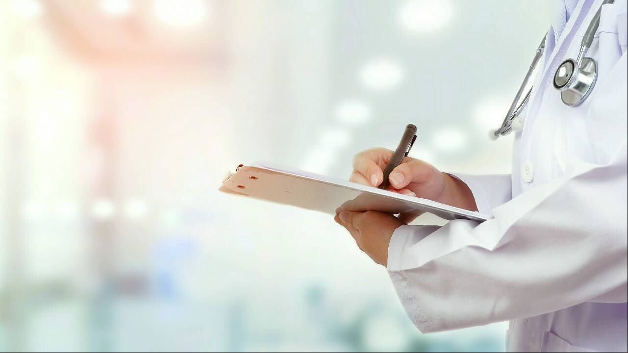 Las indagaciones preliminares situaron la muerte del médico por causas naturales.