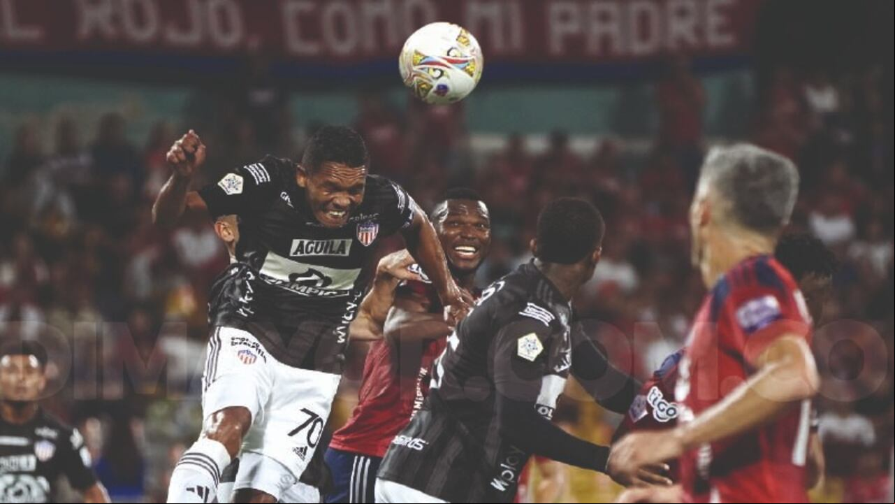 Carlos Bacca frente a Independiente Medellín.