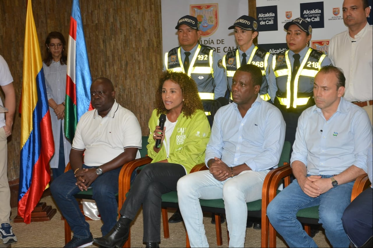 Mabel Lara resaltó labor de agente agredido en Cali. Jorge Orozco-El País