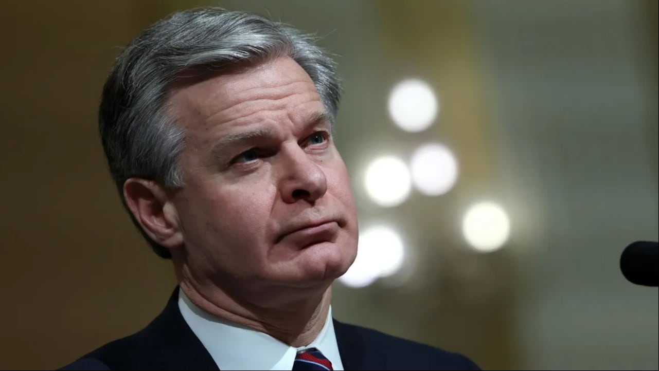 El exdirector del FBI, Christopher Wray, renunció el 19 de enero, un día antes de que Trump asumiera la presidencia por segunda vez.