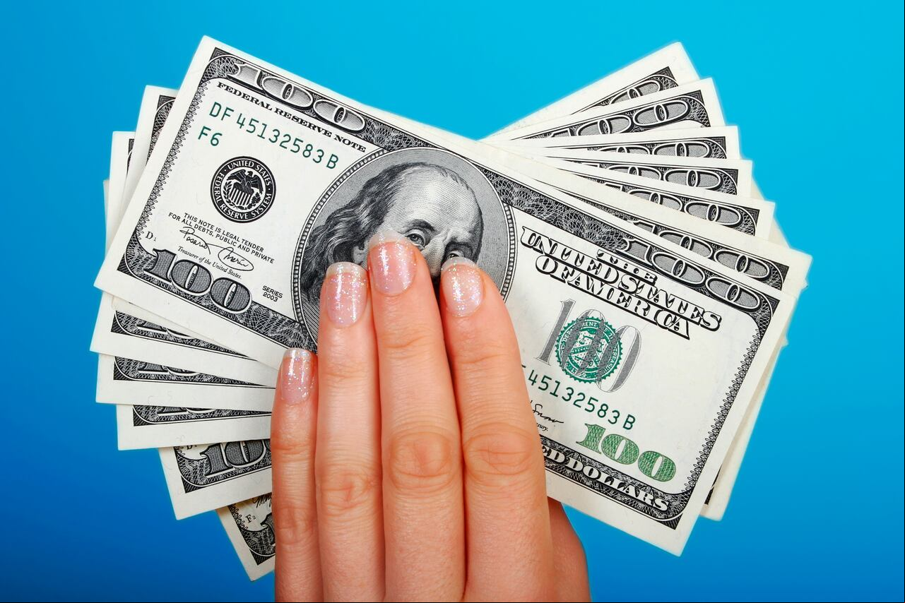 Dolares